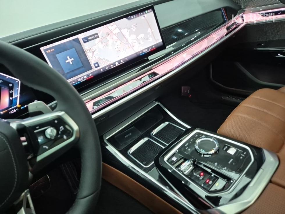 BMW 7er — miniaturë 10