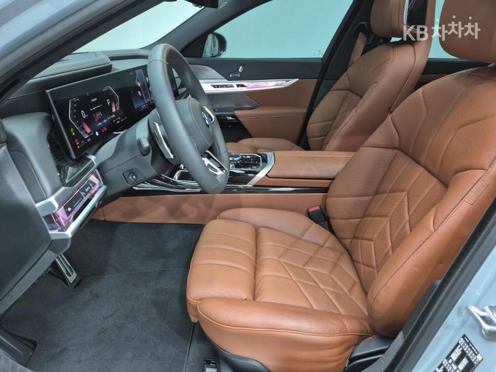 BMW 7er — miniaturë 11