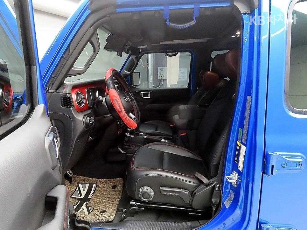 2021 Jeep (JL) photo