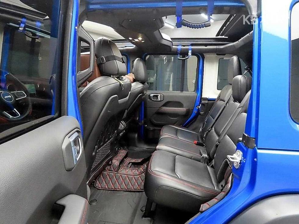 2021 Jeep (JL) photo