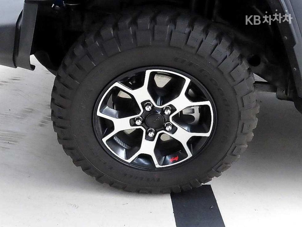 2021 Jeep (JL) photo