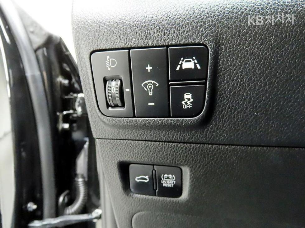 2022 - kia k5