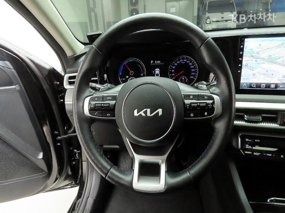 2022 - kia k5