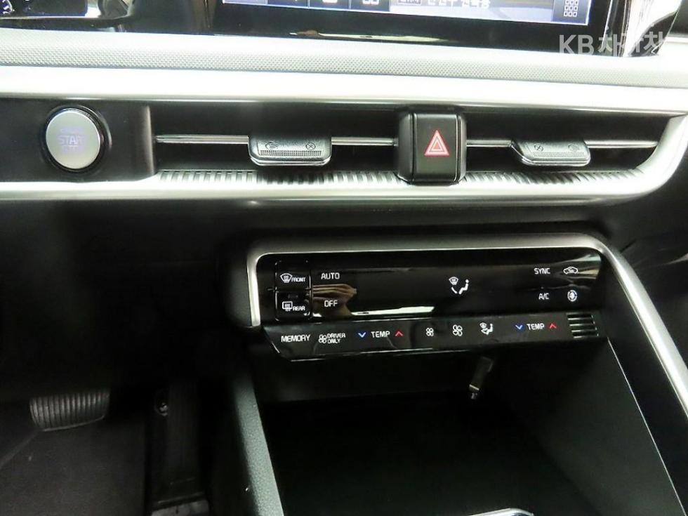 2022 - kia k5