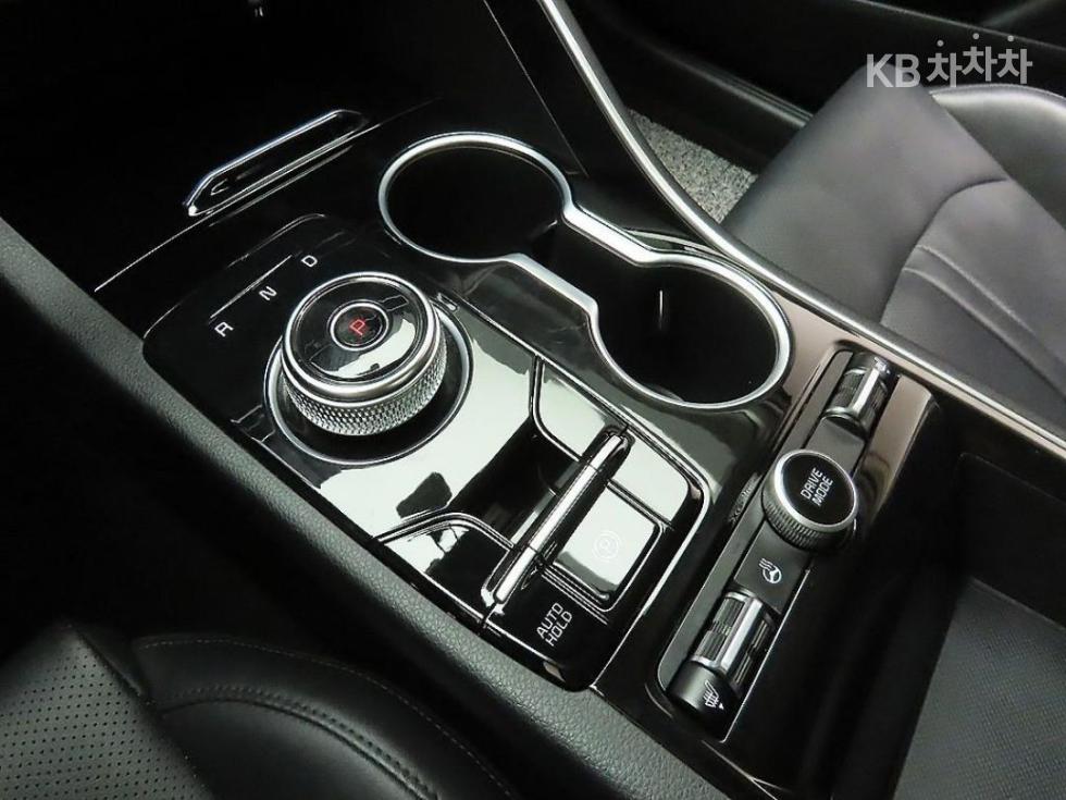 2022 - kia k5