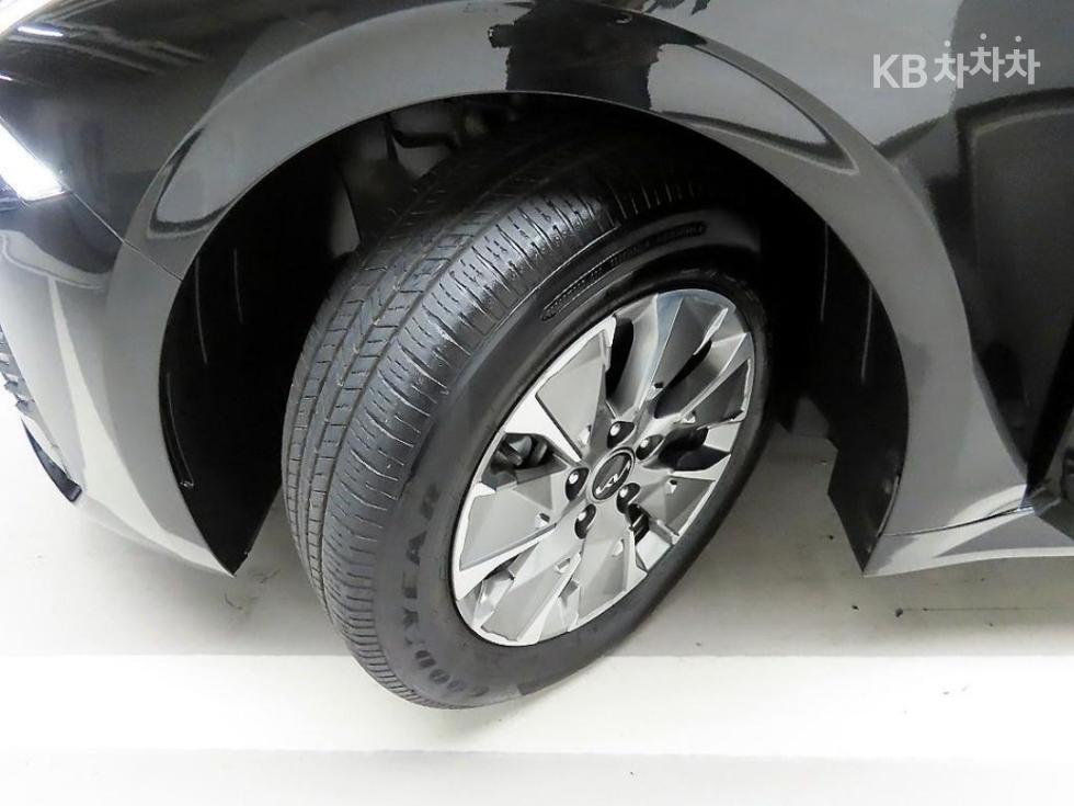 2022 - kia k5