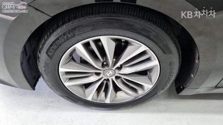 Hyundai Grandeur HG HG240 Modern 7