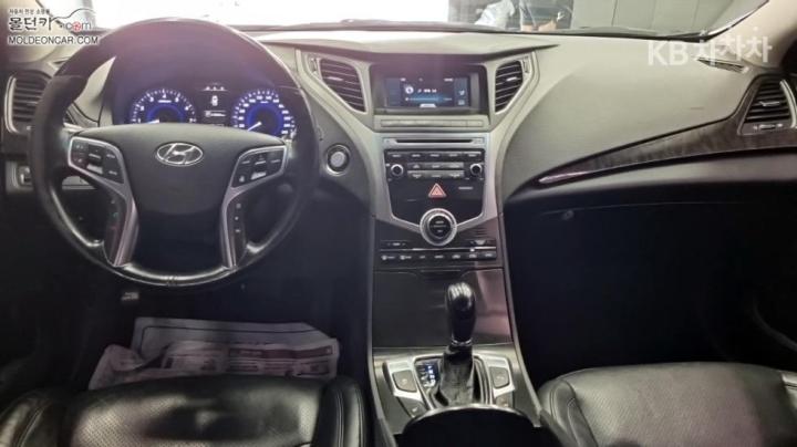 Hyundai Grandeur HG HG240 Modern 8