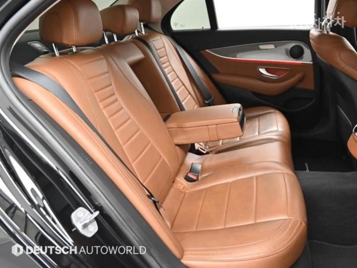 Mercedes-Benz E-Class W213 E300 4Matic AMG Line 10