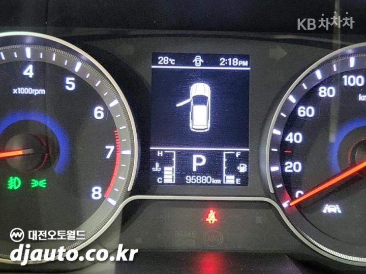KG Mobility (Ssangyong) Tivoli Gasoline V3 2WD Base Type 8