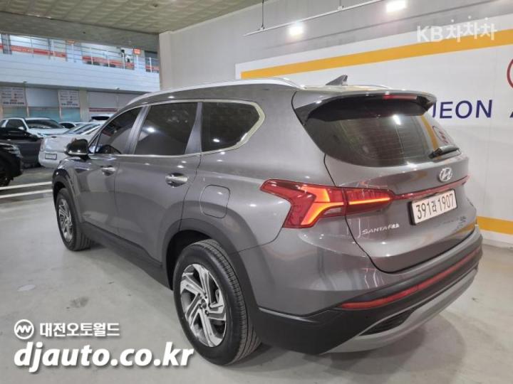 Hyundai Santa Fe TM Gasoline 2.5T 2WD Prestige 5
