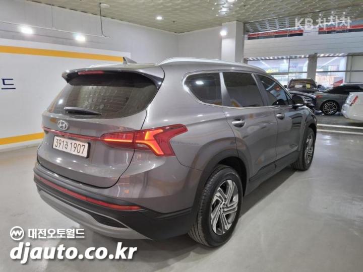 Hyundai Santa Fe TM Gasoline 2.5T 2WD Prestige 7