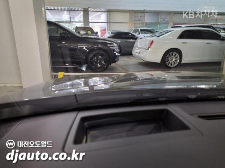 Hyundai Santa Fe TM Gasoline 2.5T 2WD Prestige 9