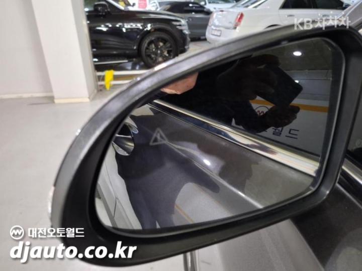 Hyundai Santa Fe TM Gasoline 2.5T 2WD Prestige 10