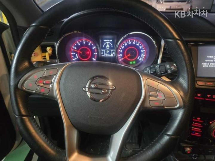KG Mobility (Ssangyong) Tivoli Gasoline LX 4WD Premium Type 6