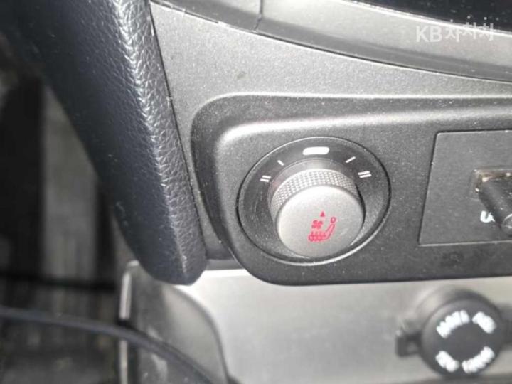 KG Mobility (Ssangyong) Tivoli Gasoline LX 4WD Premium Type 10
