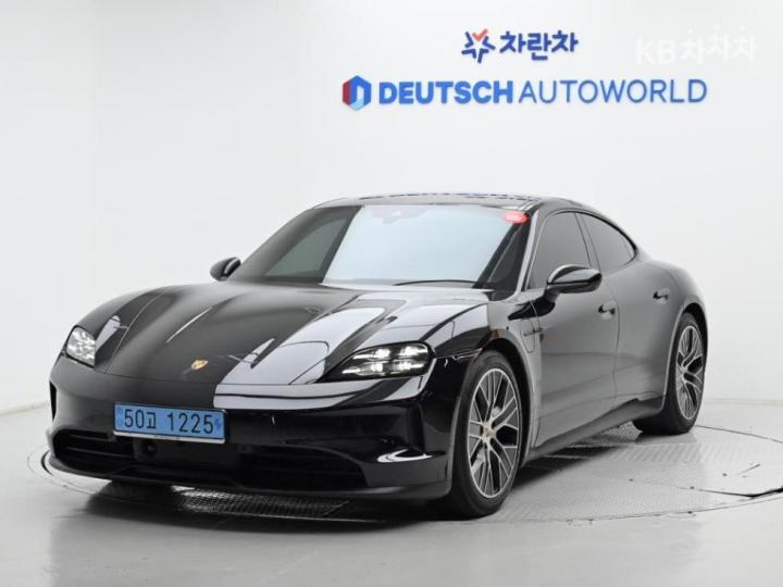 Porsche Taycan Base — foto 1