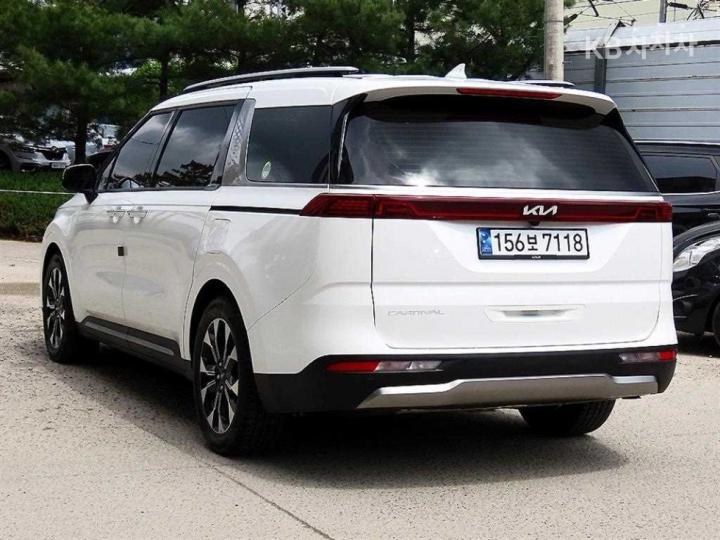 Kia Carnival D2.2 Signature 4