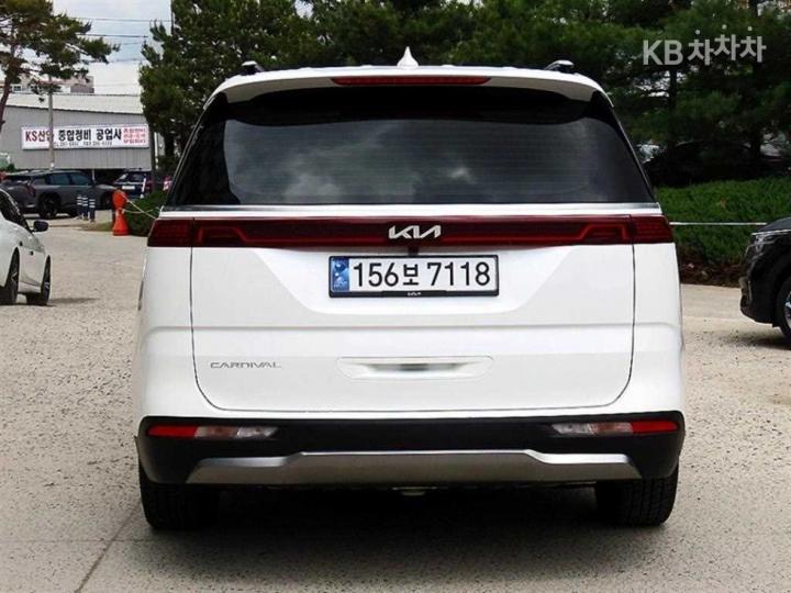 Kia Carnival D2.2 Signature 5