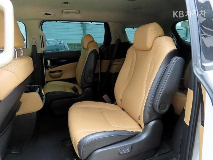 Kia Carnival D2.2 Signature 7