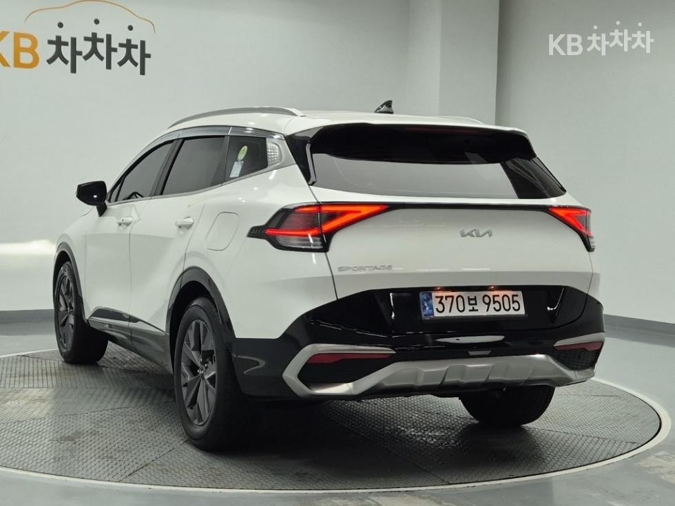 2022 - kia sportage