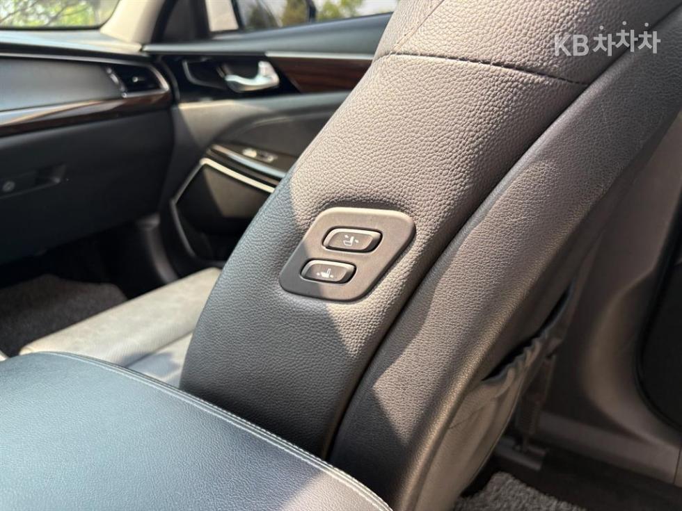 Kia K7 — miniaturë 8
