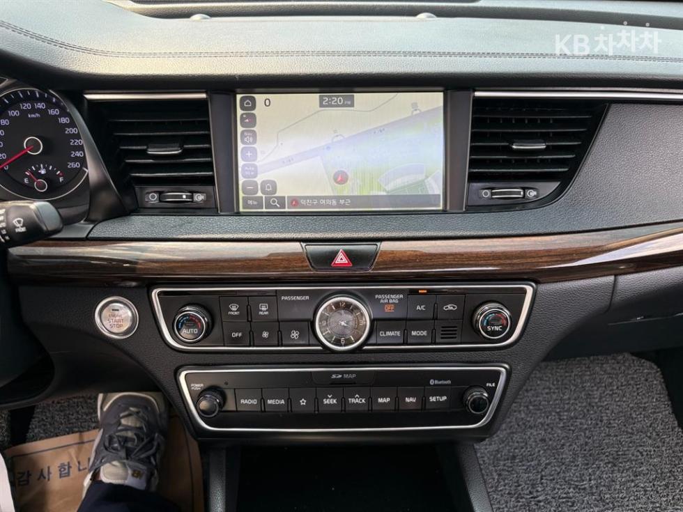 Kia K7 — miniaturë 13