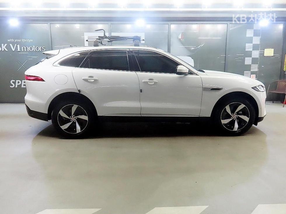 2021 - jaguar f-pace
