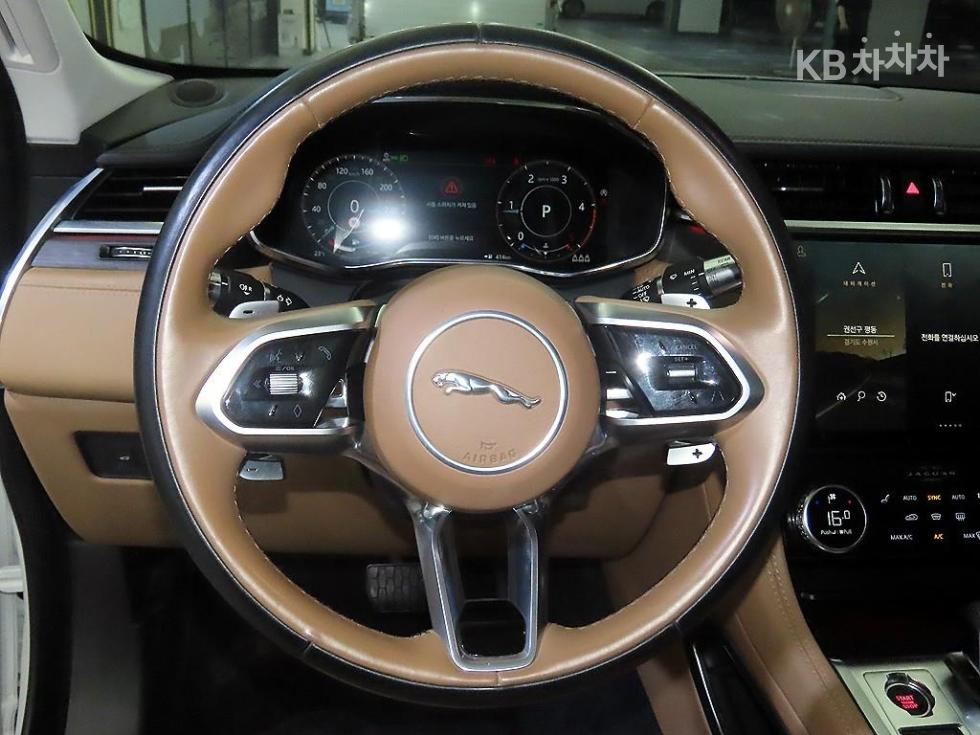 2021 - jaguar f-pace