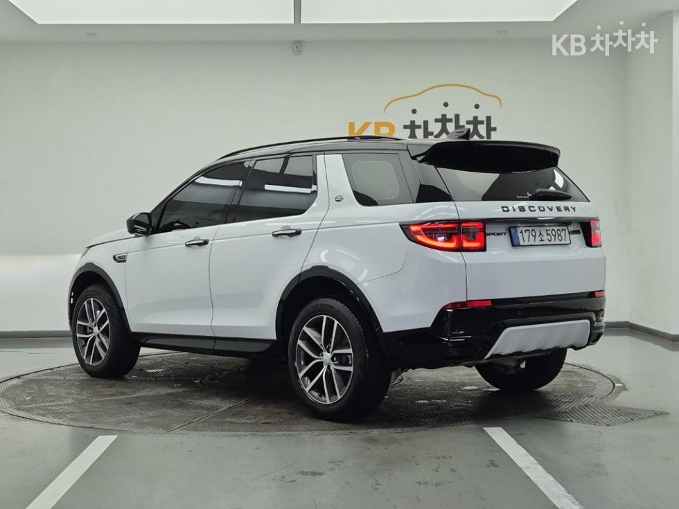 2025 Land Rover 2 photo