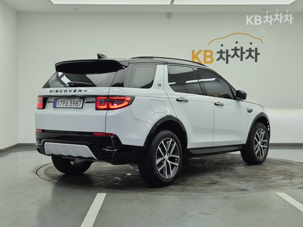 2025 Land Rover 2 photo
