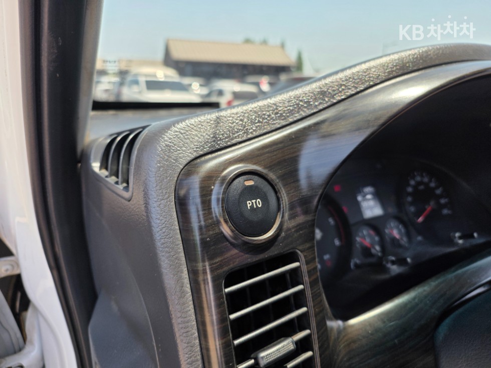 2018 - kia bongo iii