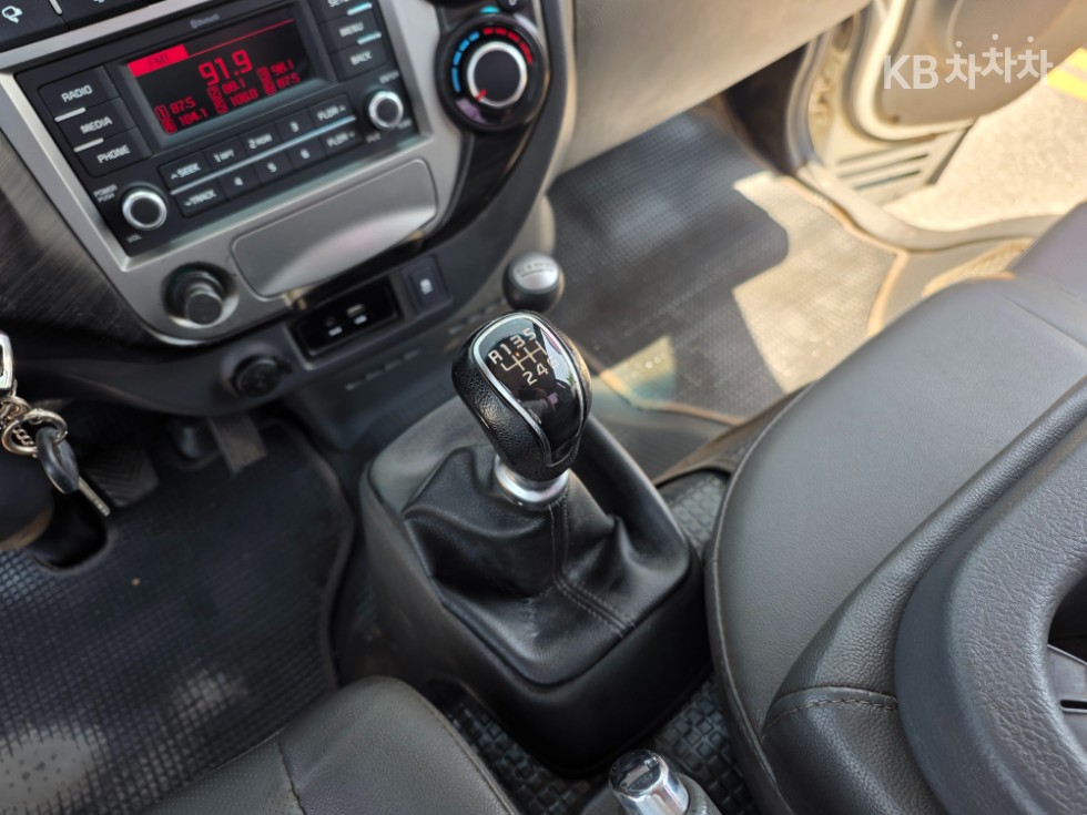 2018 - kia bongo iii