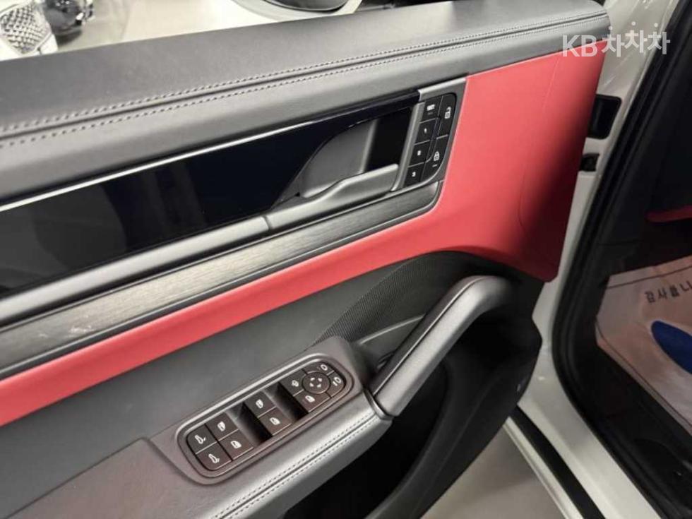 Porsche Cayenne — miniaturë 11