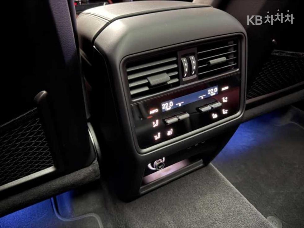 Porsche Cayenne — miniaturë 17
