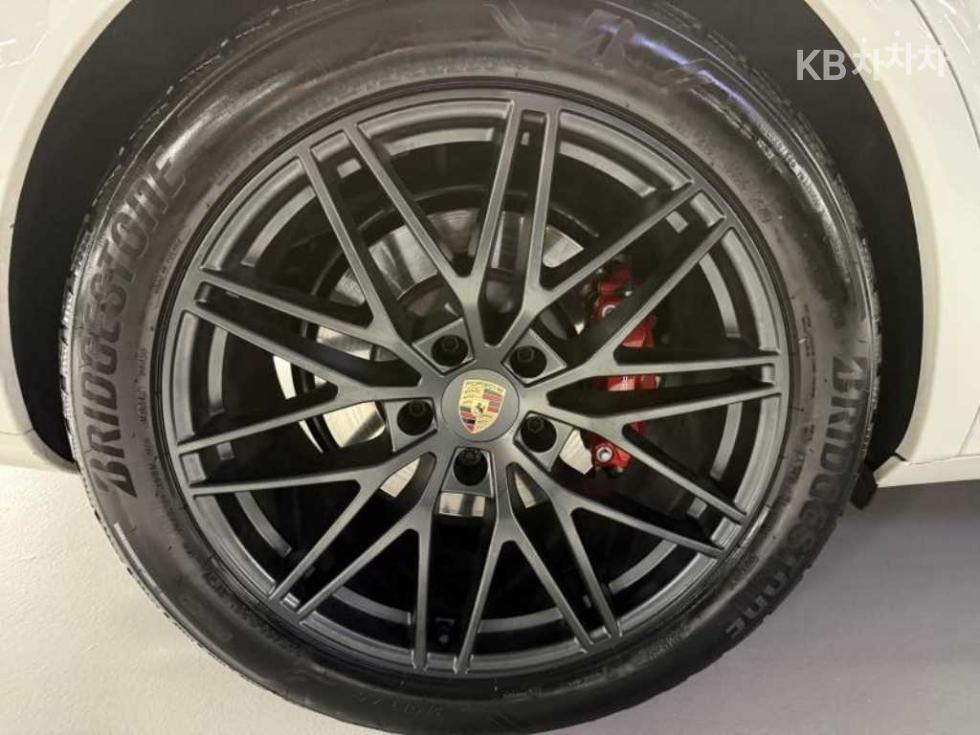 Porsche Cayenne — miniaturë 19