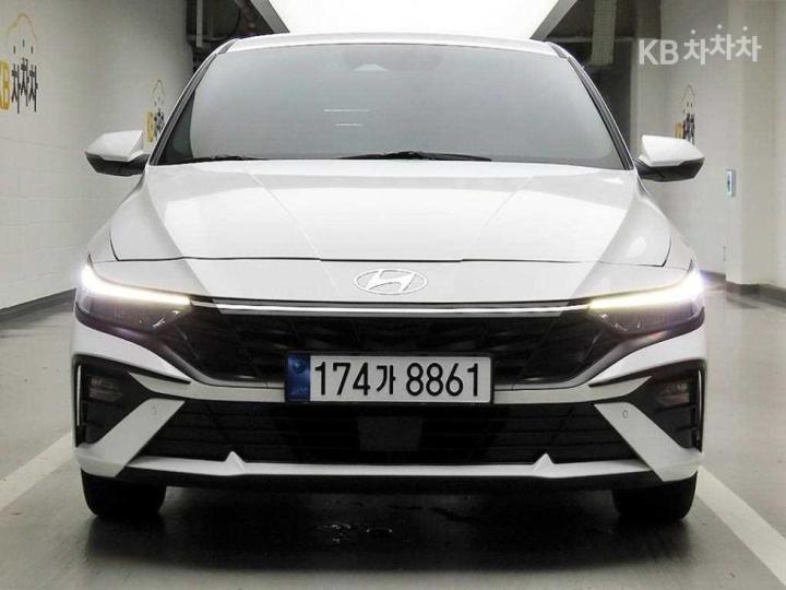Hyundai Avante CN7 1.6 Gasoline Modern