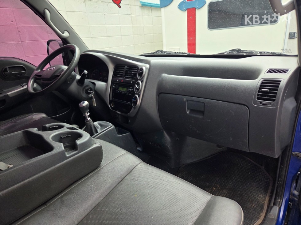 2016 - kia bongo iii