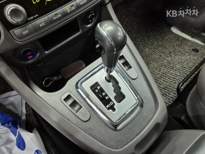 KG Mobility (Ssangyong) Korando Turismo 4WD Extreme 9