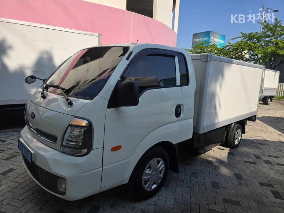 2021 - kia bongo iii