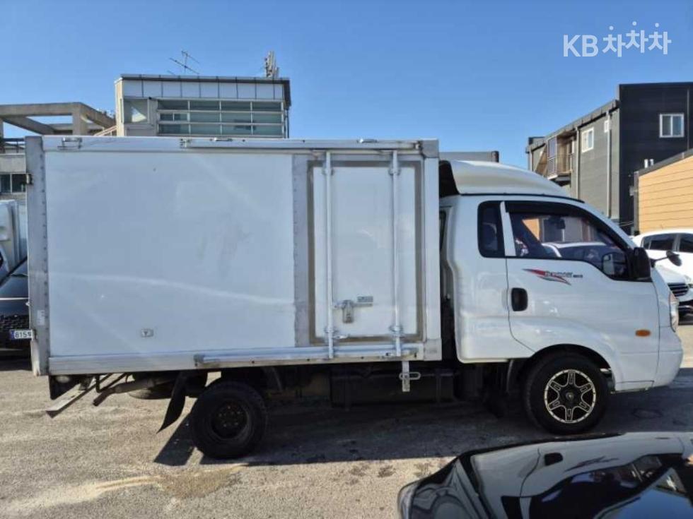 2010 - kia bongo iii