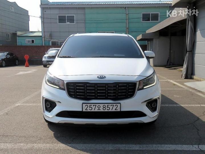 Kia Carnival 2.2 Diesel Luxury