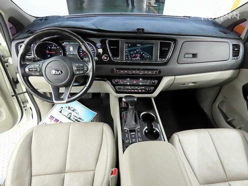 2019 - kia carnival