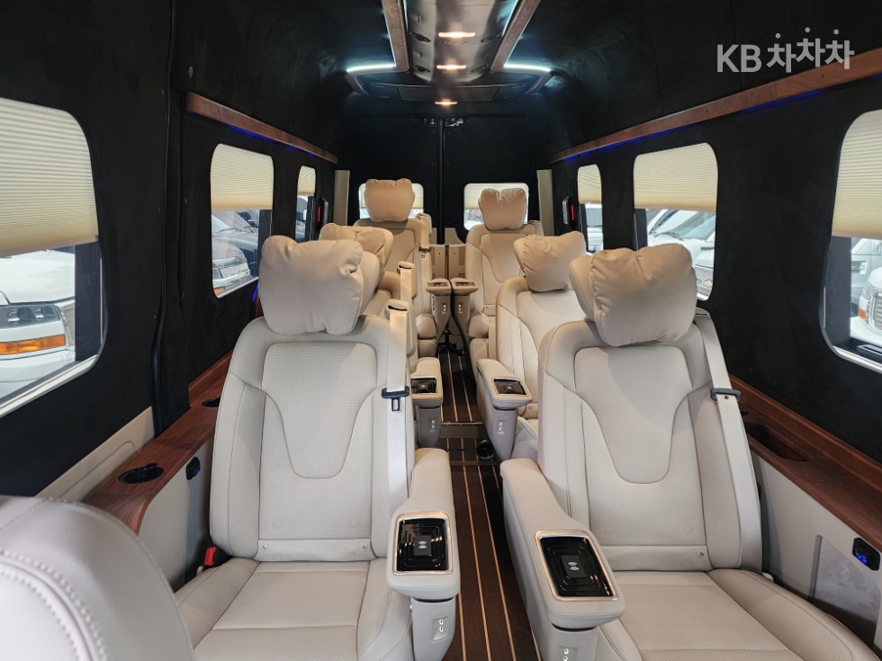 Mercedes-Benz Sprinter — miniaturë 13