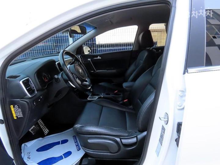 Kia Sportage The Bold Smart Stream D 1.6 Diesel 2WD Luxury 6