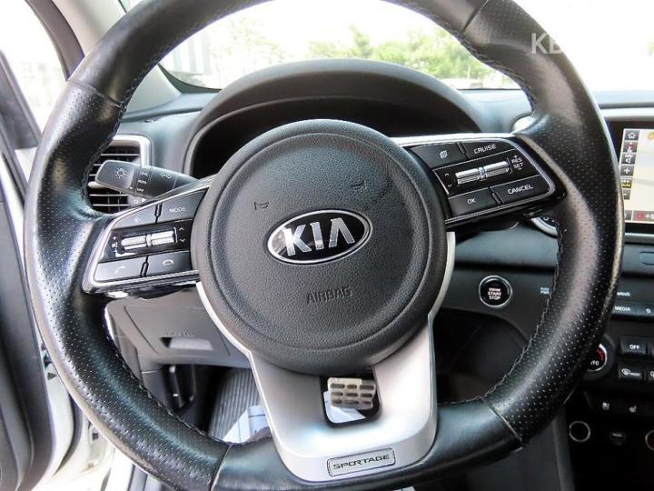 Kia Sportage The Bold Smart Stream D 1.6 Diesel 2WD Luxury 9