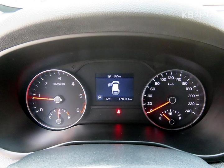 Kia Sportage The Bold Smart Stream D 1.6 Diesel 2WD Luxury 10