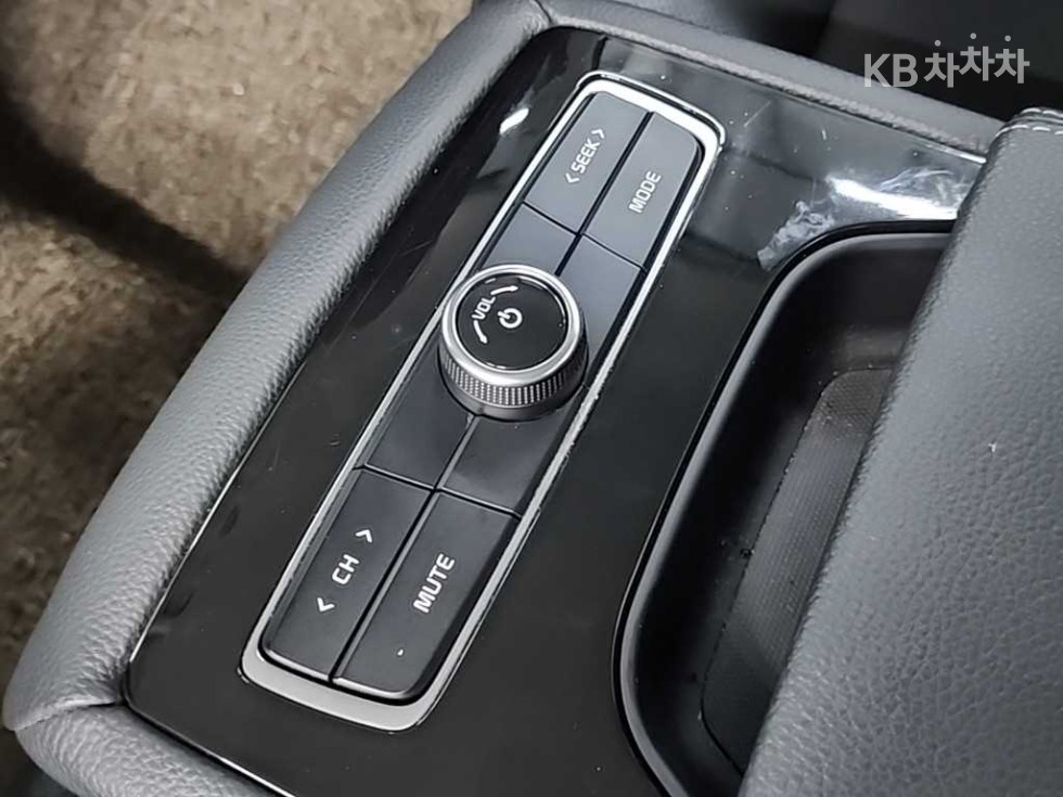 2020 - kia k7