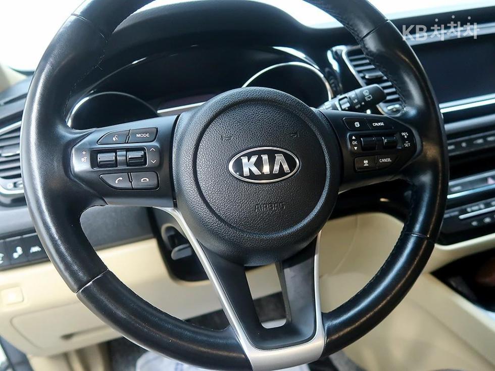 2019 - kia carnival