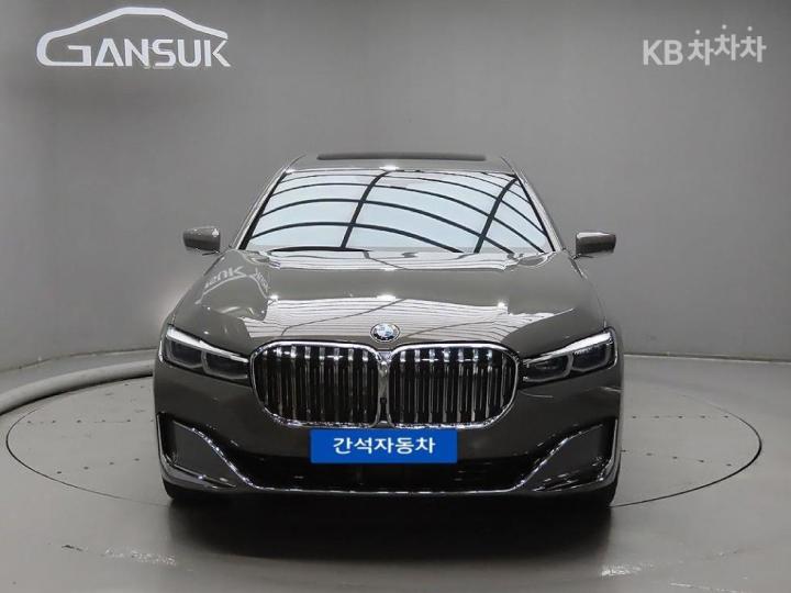 BMW 7 Series G11 740d xDrive Design Pure Excellence 2